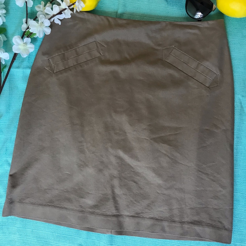 Short khaki pencil skirt